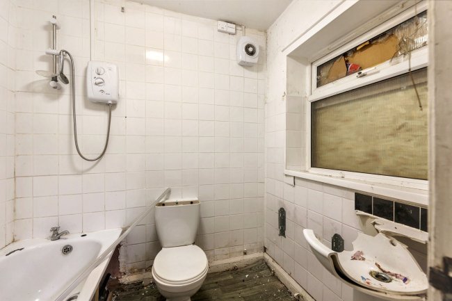 12 Gamble Street, Leigh, WN7 1BE 1