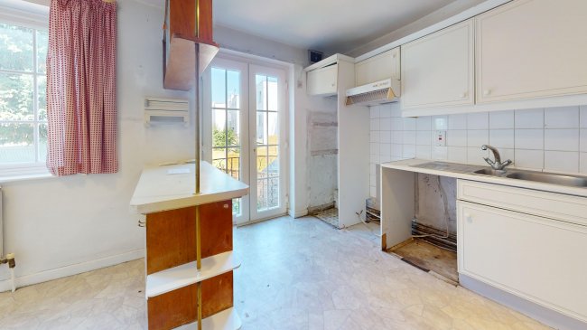 19 Eaton Drive, Kingston Upon Thames, Surrey, KT2 7RB 8