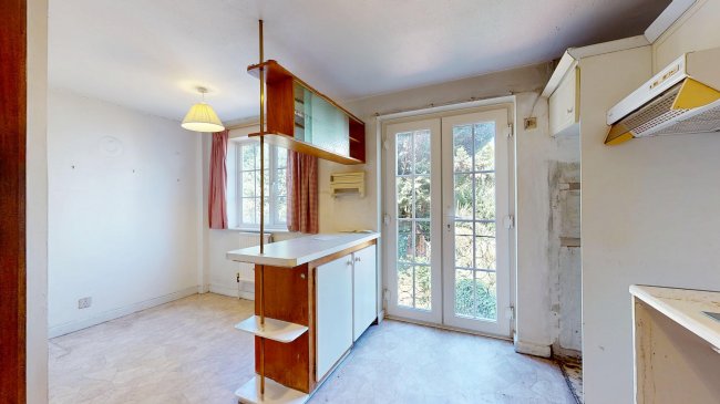 19 Eaton Drive, Kingston Upon Thames, Surrey, KT2 7RB 8