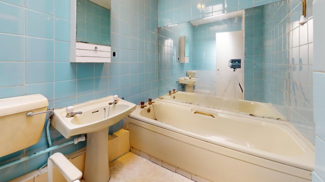 19 Eaton Drive, Kingston Upon Thames, Surrey, KT2 7RB 8