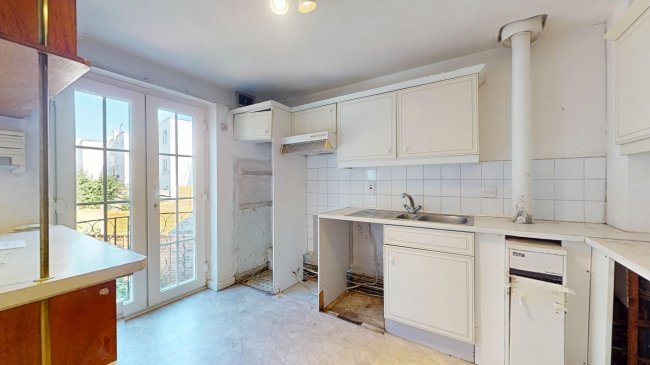 19 Eaton Drive, Kingston Upon Thames, Surrey, KT2 7RB 8