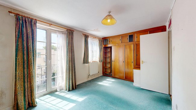 19 Eaton Drive, Kingston Upon Thames, Surrey, KT2 7RB 8