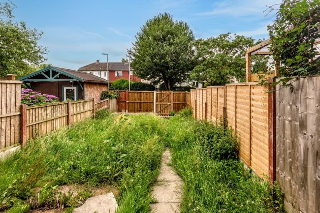 17 Millbeck Road, Middleton, Manchester, M24 4HZ 10