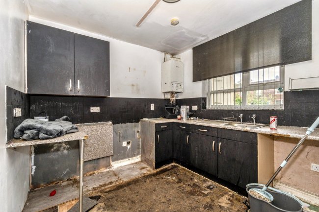 17 Millbeck Road, Middleton, Manchester, M24 4HZ 10