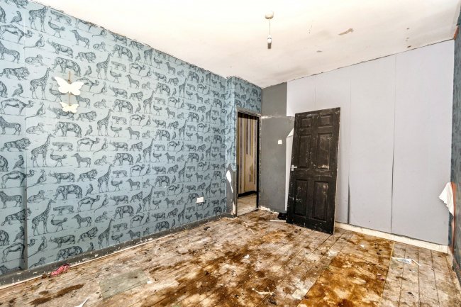 17 Millbeck Road, Middleton, Manchester, M24 4HZ 10