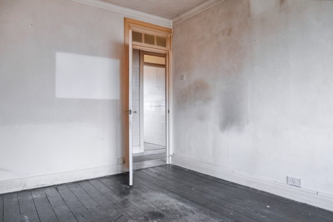 18 Dunstable Court, Dunstable Road, Luton, Bedfordshire, LU4 8DB 9