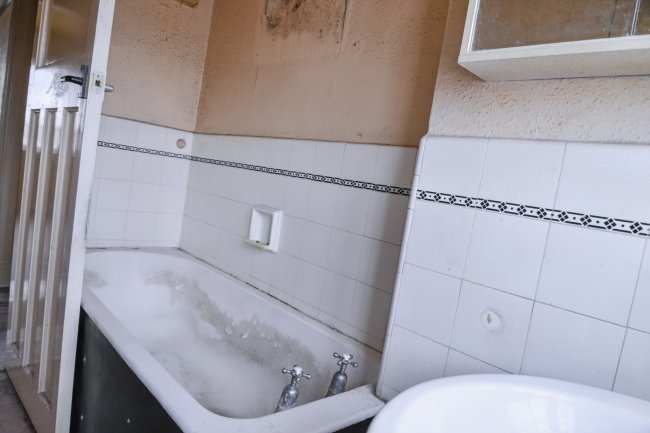 18 Dunstable Court, Dunstable Road, Luton, Bedfordshire, LU4 8DB 9