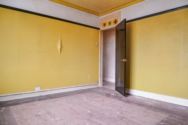 18 Dunstable Court, Dunstable Road, Luton, Bedfordshire, LU4 8DB 9