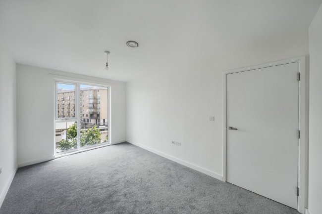 Flat 10, Denman House, 1 New Road, Feltham TW14 9AJ 8