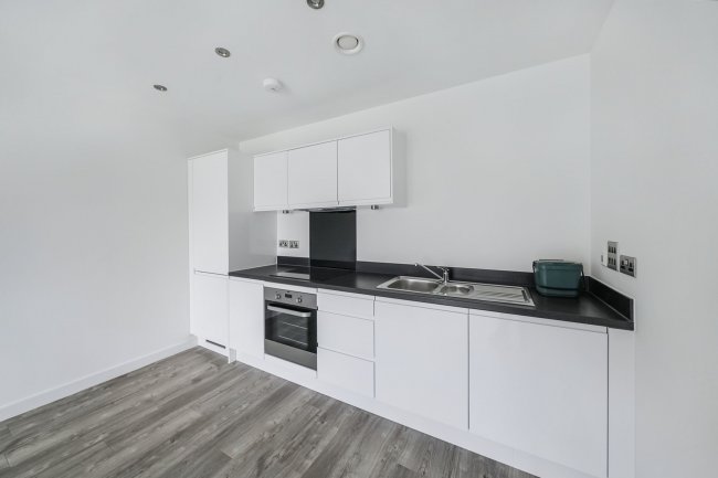 Flat 10, Denman House, 1 New Road, Feltham TW14 9AJ 8