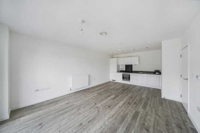 Flat 10, Denman House, 1 New Road, Feltham TW14 9AJ 8