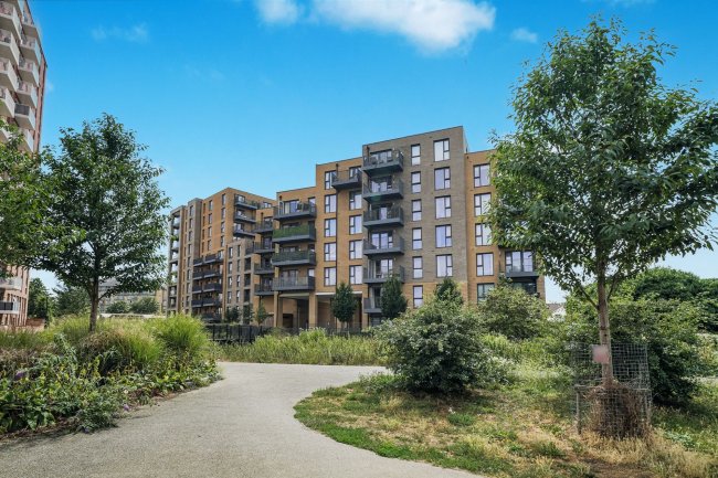 Flat 10, Denman House, 1 New Road, Feltham TW14 9AJ 8