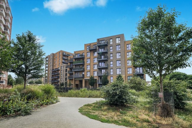 Flat 4, Denman House, 1 New Road, Feltham TW14 9AJ 10