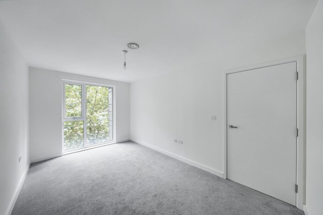 Flat 4, Denman House, 1 New Road, Feltham TW14 9AJ 10