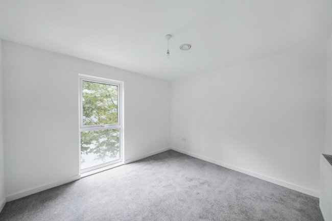 Flat 4, Denman House, 1 New Road, Feltham TW14 9AJ 10