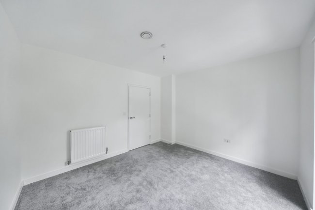 Flat 4, Denman House, 1 New Road, Feltham TW14 9AJ 10