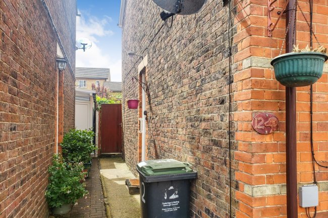 12 Hectorage Road, Tonbridge, Kent TN9 2DP 3