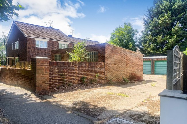 Garage Block next to Lismore Court, Kingston Road, Staines Upon Thames, TW18 1AU 4