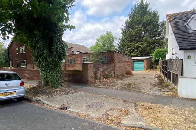 Garage Block next to Lismore Court, Kingston Road, Staines Upon Thames, TW18 1AU 4