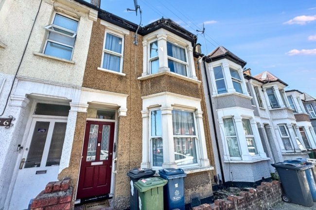 Flat B, 54 Herga Road, Harrow, HA3 5AS 1