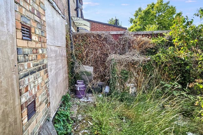 38 Tees Avenue, Perivale, Greenford, UB6 8JJ 2
