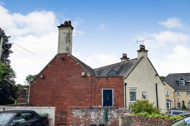 2 Norfolk Street, Worksop, S80 1LF 5