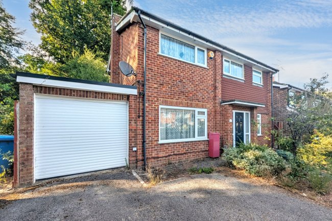 25 Linstead Road, Farnborough, Hampshire, GU14 9HH 6