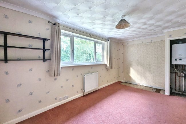 25 Linstead Road, Farnborough, Hampshire, GU14 9HH 6