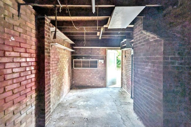 25 Linstead Road, Farnborough, Hampshire, GU14 9HH 6
