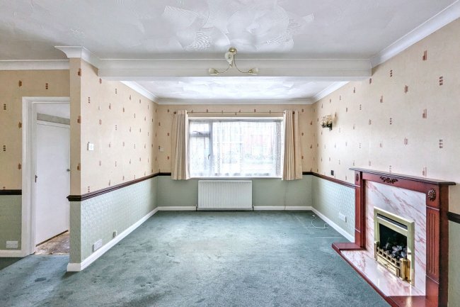 25 Linstead Road, Farnborough, Hampshire, GU14 9HH 6