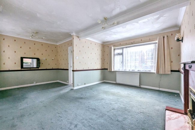 25 Linstead Road, Farnborough, Hampshire, GU14 9HH 6