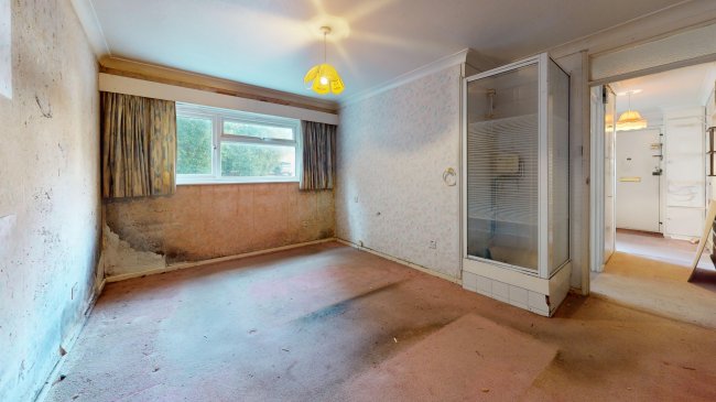 12 Boston Court, Christchurch Park, Sutton, Surrey, SM2 5TJ 3