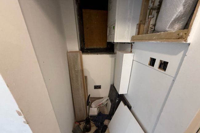 21 Cressy House, Hannibal Road, Stepney Green, London E1 3JE 3