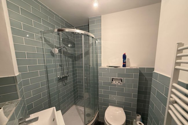 21 Cressy House, Hannibal Road, Stepney Green, London E1 3JE 3