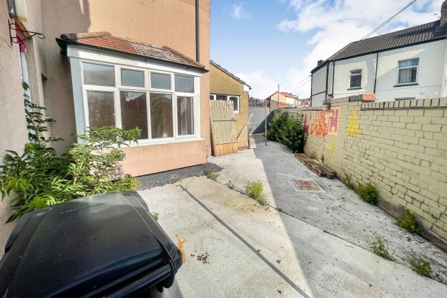 FT 2, 49 Roseberry Road, Redfield, Bristol, BS5 9QD 4