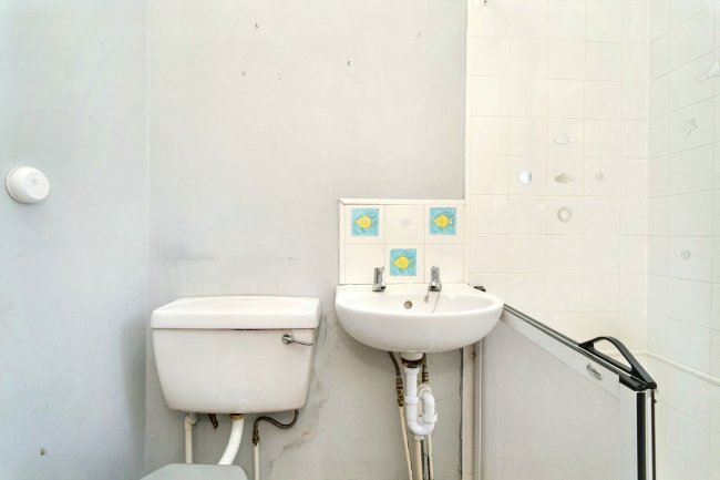 9 Garston Street, Bury, Lancashire BL9 6EW 7