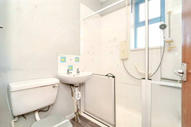 9 Garston Street, Bury, Lancashire BL9 6EW 7