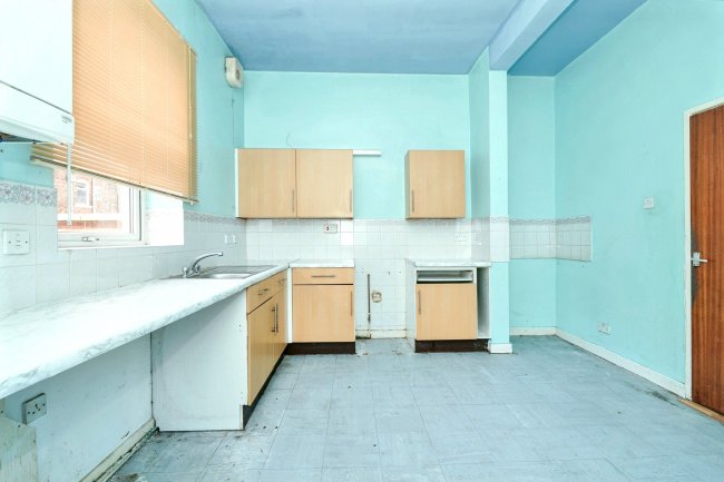 9 Garston Street, Bury, Lancashire BL9 6EW 7