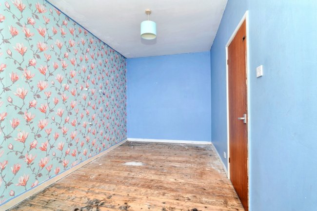 9 Garston Street, Bury, Lancashire BL9 6EW 7