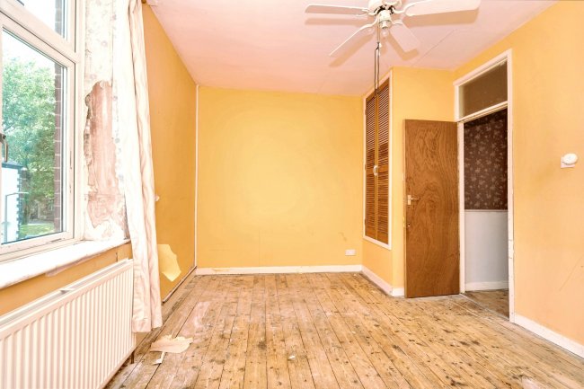 9 Garston Street, Bury, Lancashire BL9 6EW 7