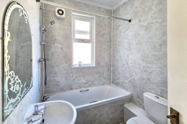 33 Birch Lane, Manchester, M13 0NW 9