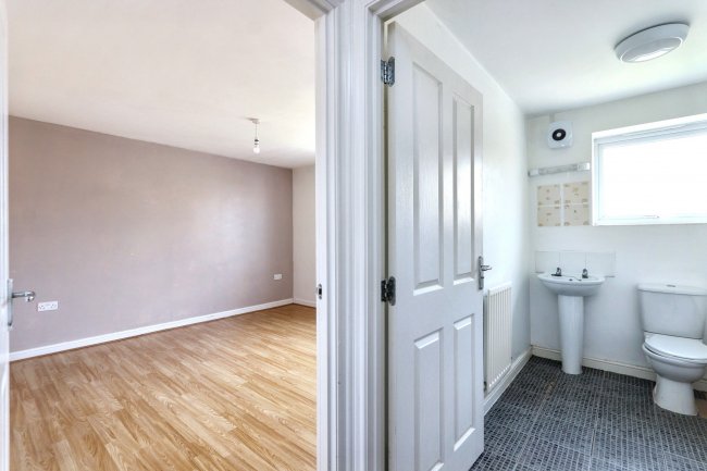 12 Kenninghall Road, Sheffield, South Yorkshire, S2 3WG 5