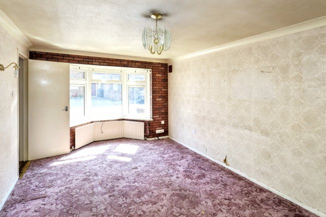 3 Bowland Road, Woodford Green, IG8 7LX 5