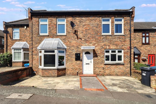 3 Bowland Road, Woodford Green, IG8 7LX 5