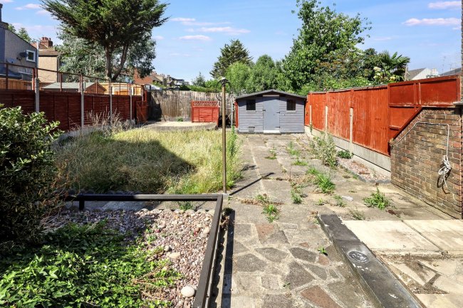 3 Bowland Road, Woodford Green, IG8 7LX 5