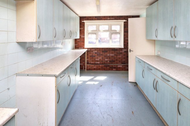 3 Bowland Road, Woodford Green, IG8 7LX 5