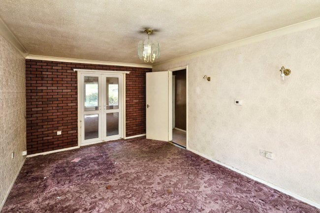 3 Bowland Road, Woodford Green, IG8 7LX 5