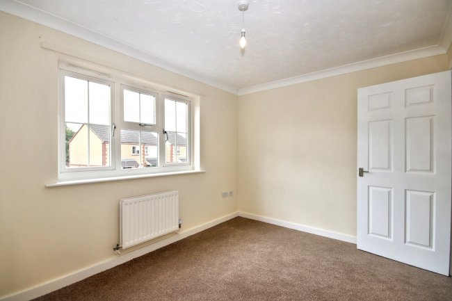 28 Rolls Close, Yaxley, Peterborough, Cambridgeshire, PE7 3QT 2