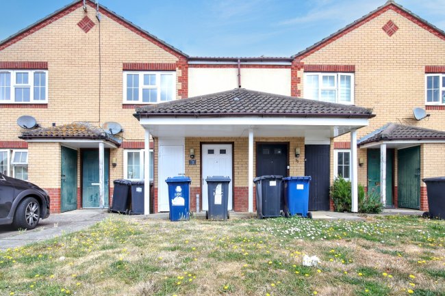 28 Rolls Close, Yaxley, Peterborough, Cambridgeshire, PE7 3QT 2