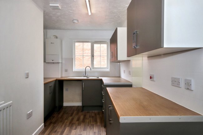28 Rolls Close, Yaxley, Peterborough, Cambridgeshire, PE7 3QT 2